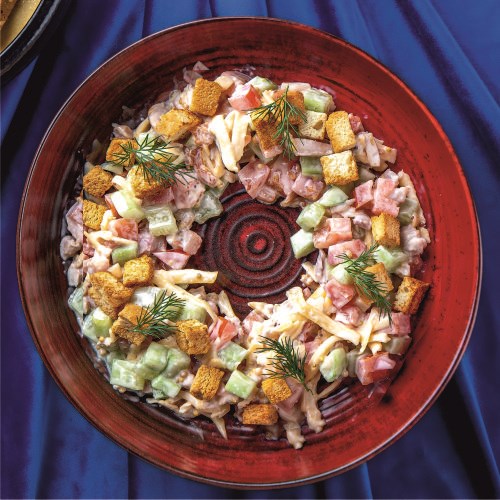 Салат с копченой курицей, сыром и овощами 37339000001237216 - фото 5052