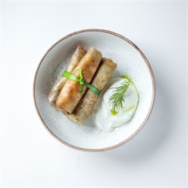 {{photo.Alt || photo.Description || 'Блинчики с куриным фаршем и сметаной'}}